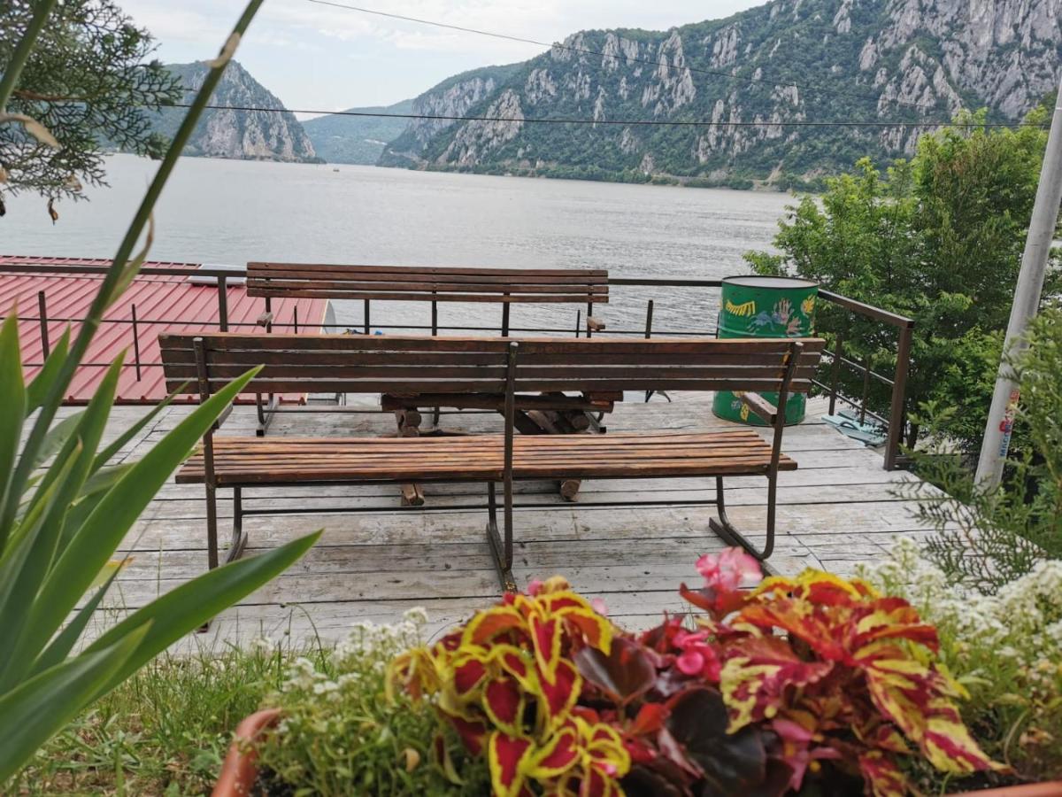 Casa Beasarah. Dubova Exterior foto