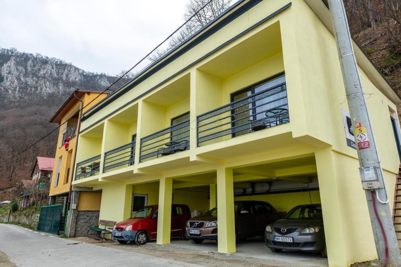 Casa Beasarah. Dubova Exterior foto