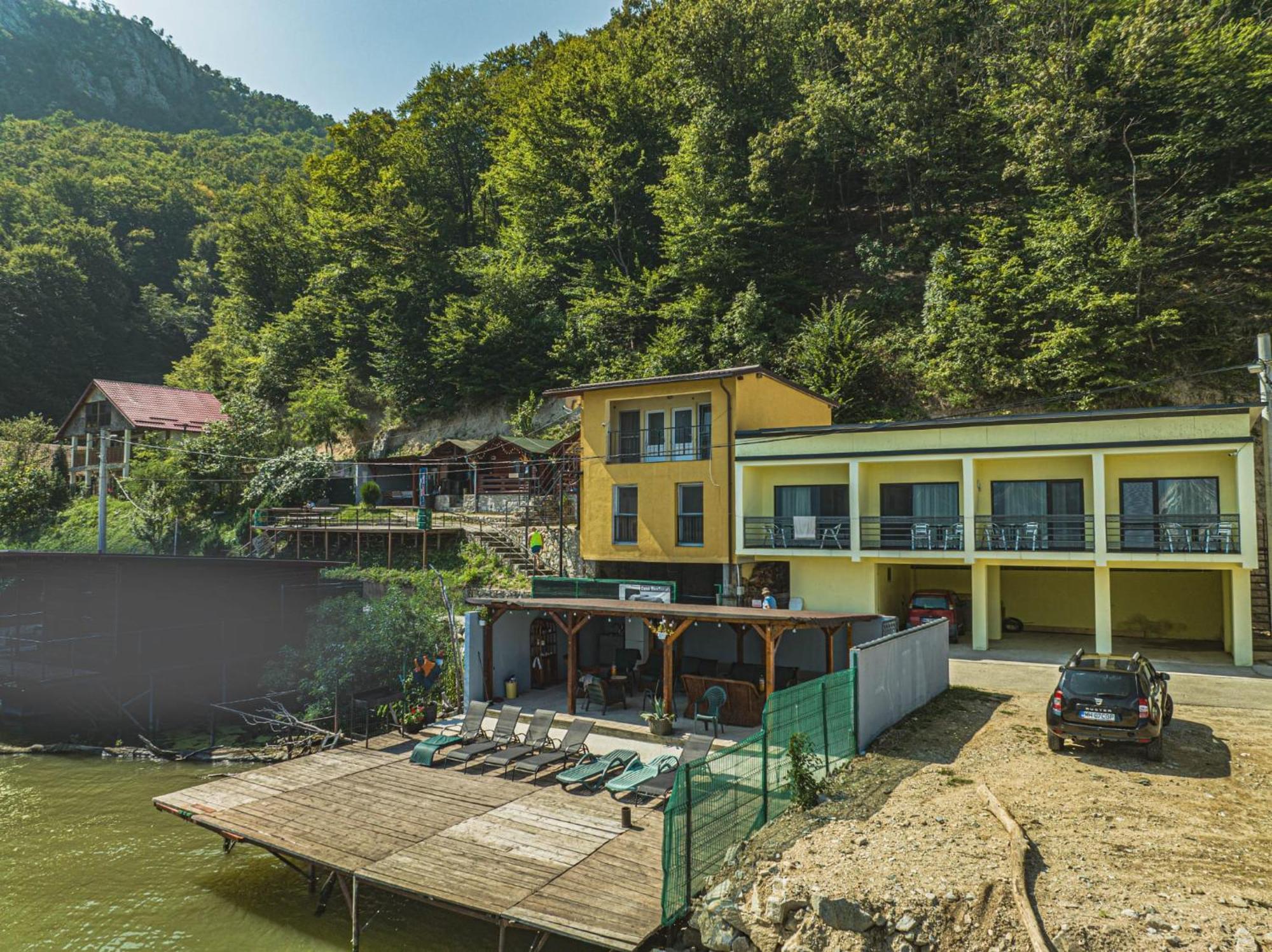 Casa Beasarah. Dubova Exterior foto